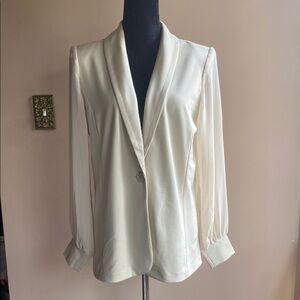 Elegant Cream Women's Blazer